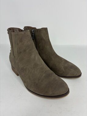 Limelight Taupe Ankle Boots with Side Zipper Size 6.5